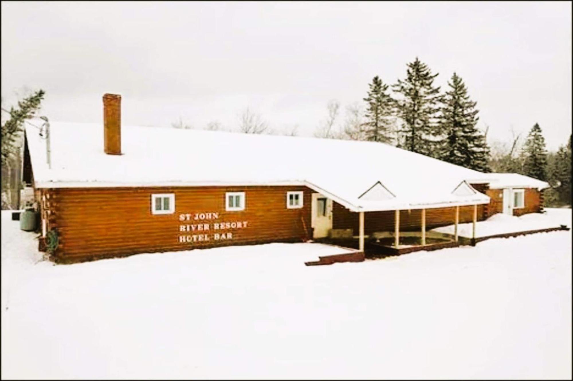Love Hotels St John River By Oyo At Fort Kent Me Saint John Plantation Exteriör bild