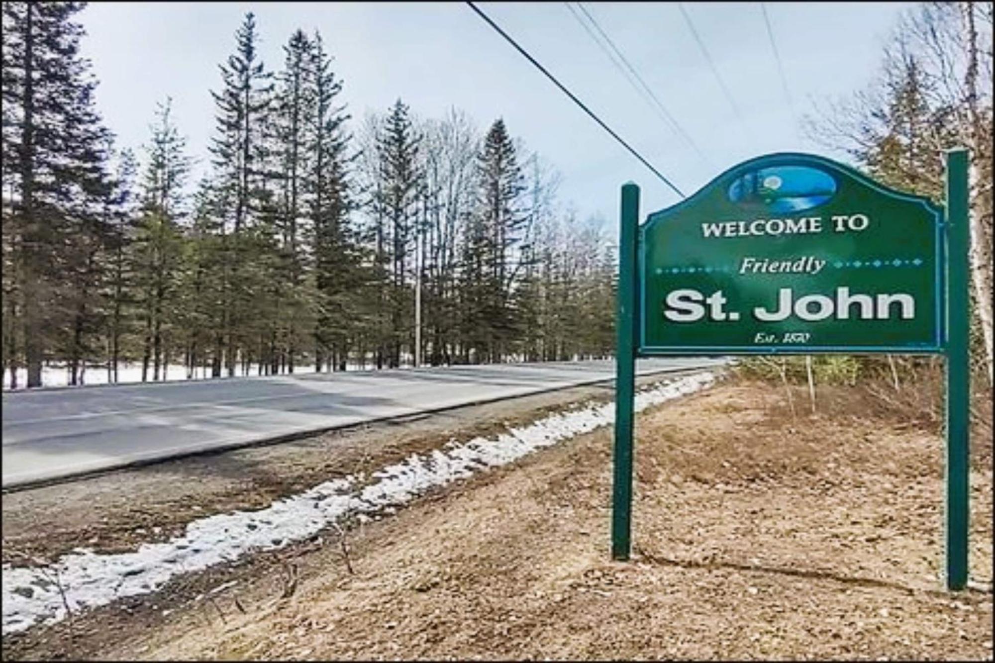 Love Hotels St John River By Oyo At Fort Kent Me Saint John Plantation Exteriör bild
