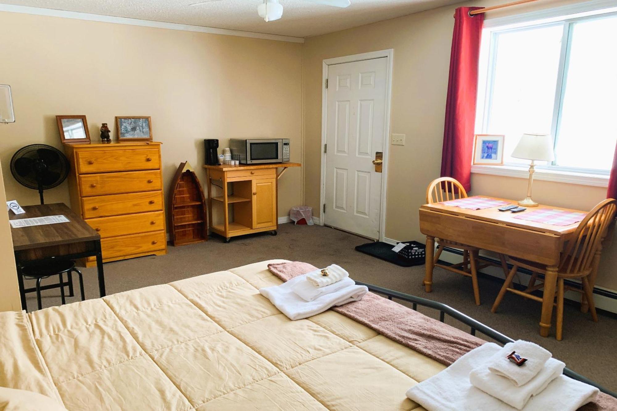 Love Hotels St John River By Oyo At Fort Kent Me Saint John Plantation Exteriör bild