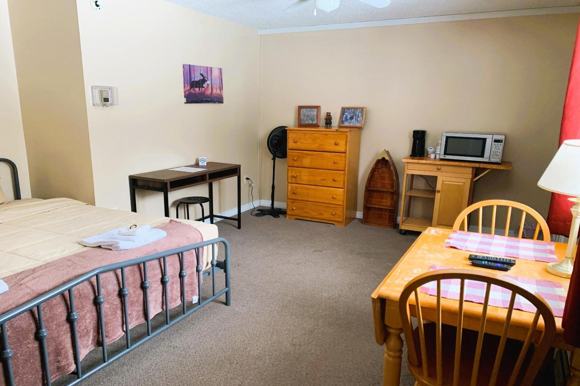 Love Hotels St John River By Oyo At Fort Kent Me Saint John Plantation Exteriör bild