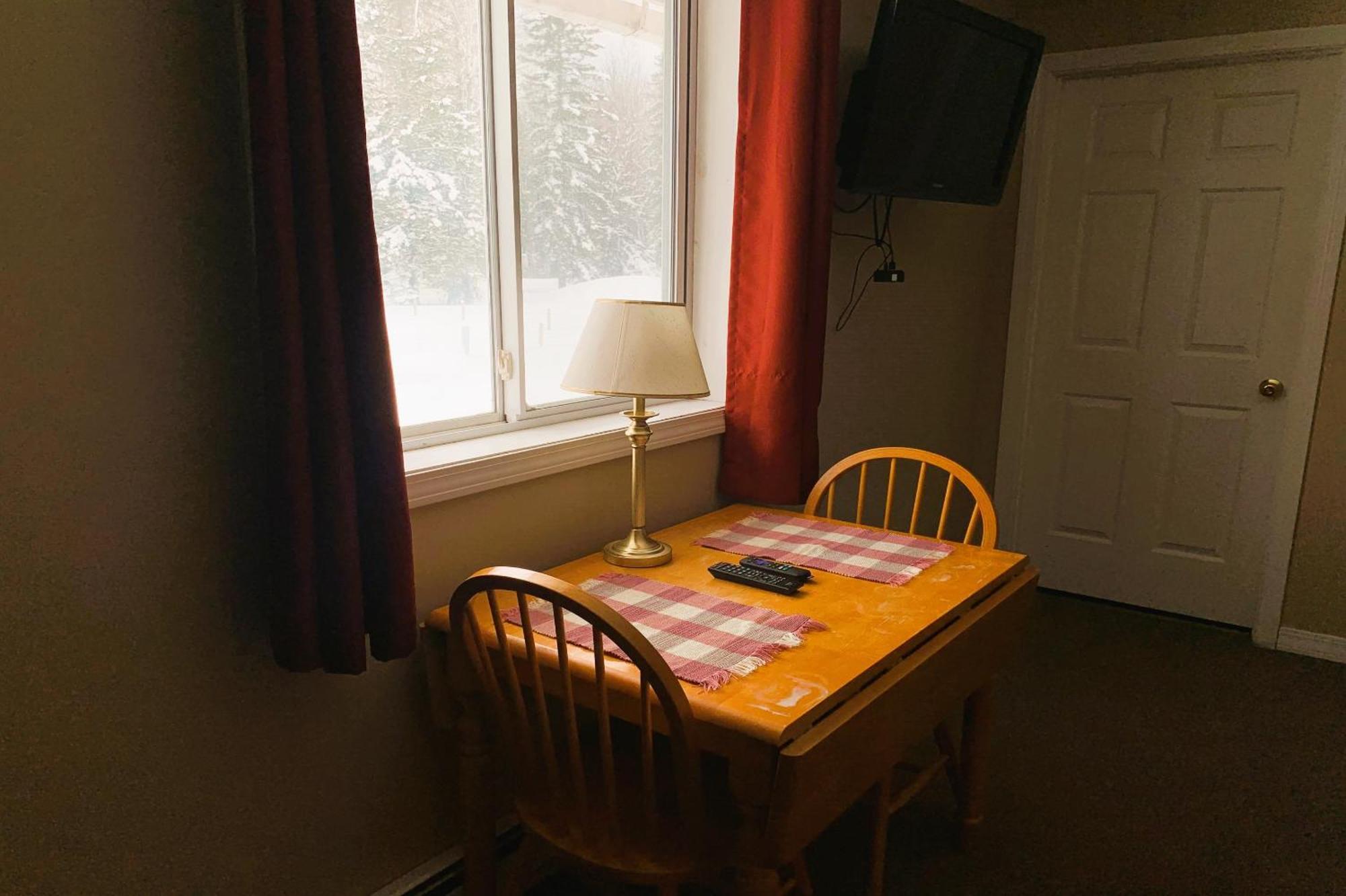 Love Hotels St John River By Oyo At Fort Kent Me Saint John Plantation Exteriör bild