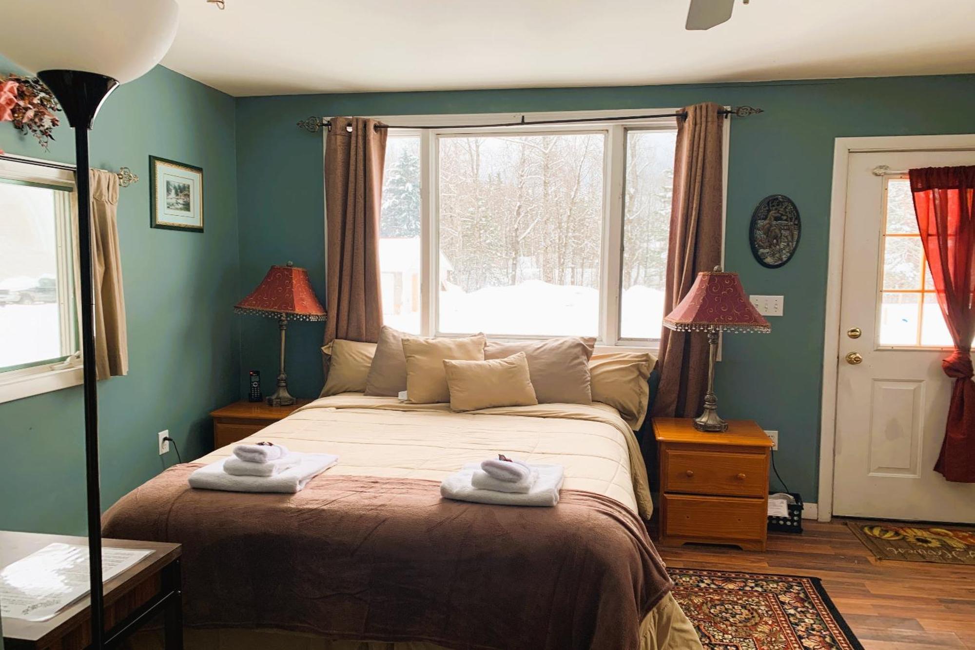 Love Hotels St John River By Oyo At Fort Kent Me Saint John Plantation Exteriör bild