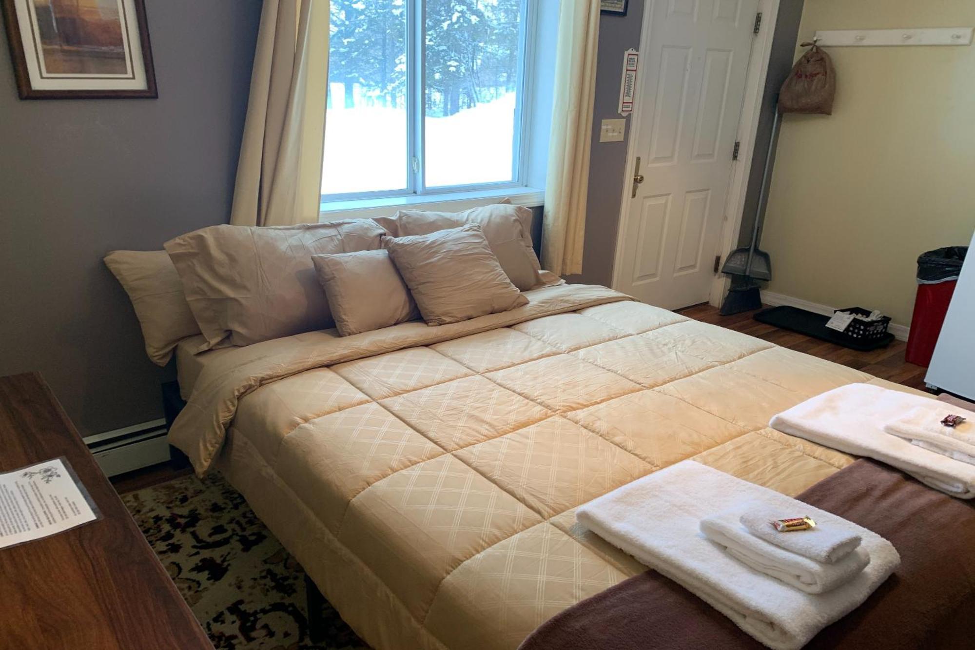 Love Hotels St John River By Oyo At Fort Kent Me Saint John Plantation Exteriör bild