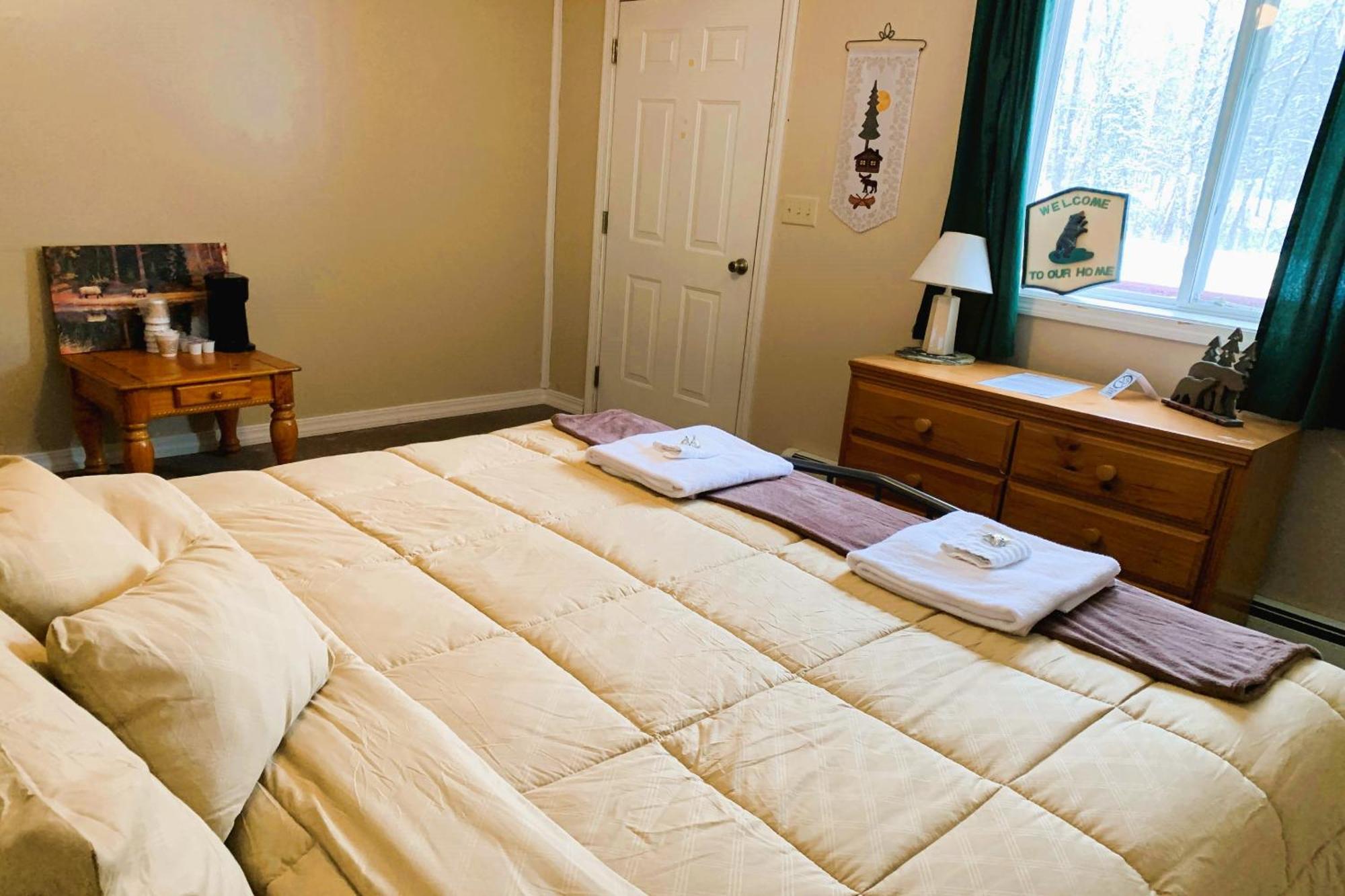 Love Hotels St John River By Oyo At Fort Kent Me Saint John Plantation Exteriör bild