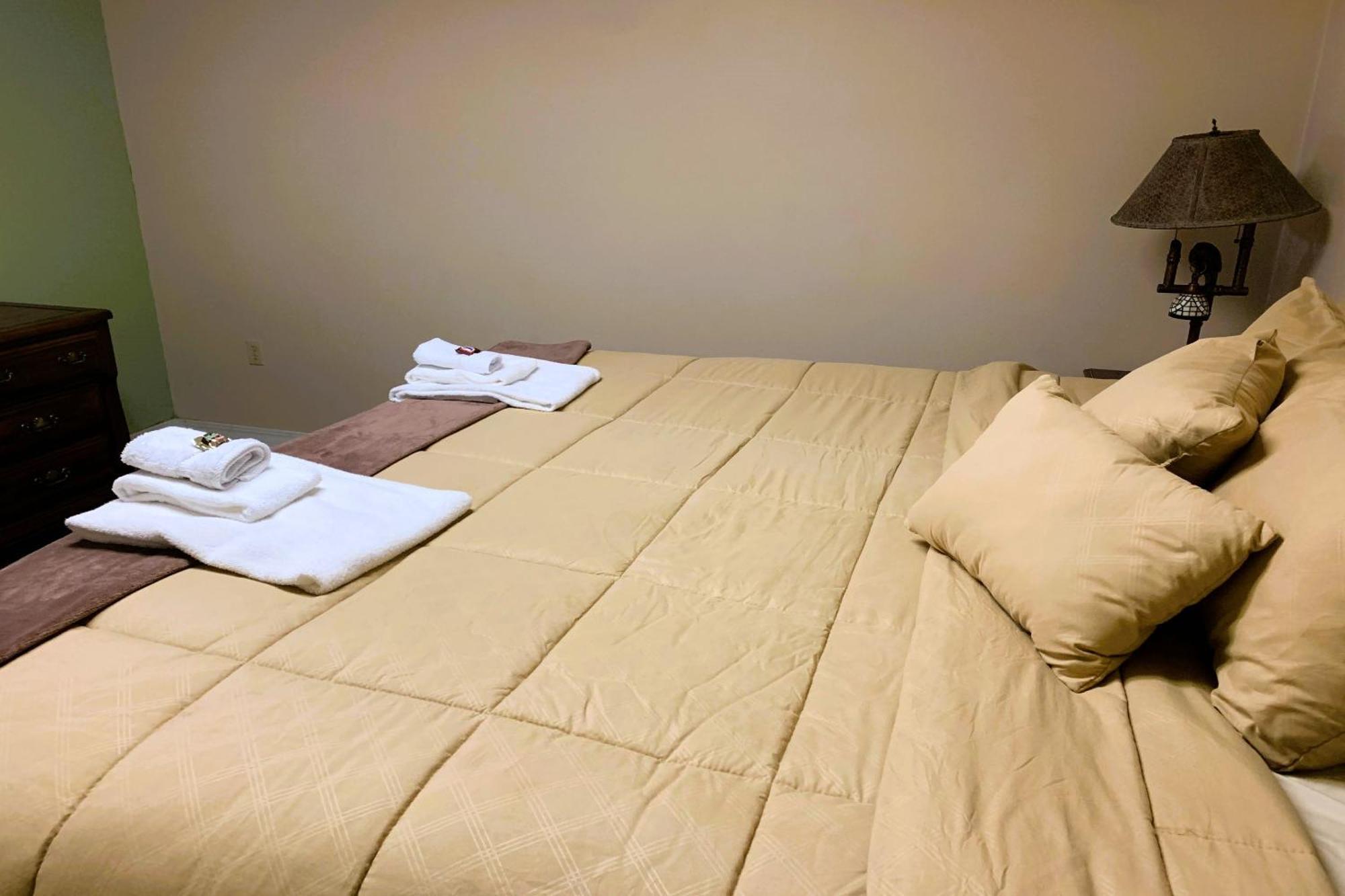 Love Hotels St John River By Oyo At Fort Kent Me Saint John Plantation Exteriör bild