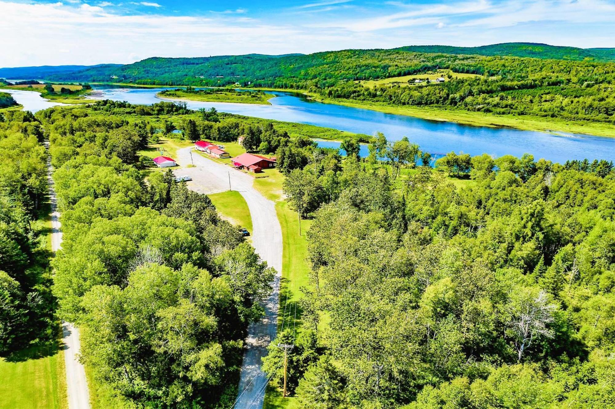 Love Hotels St John River By Oyo At Fort Kent Me Saint John Plantation Exteriör bild