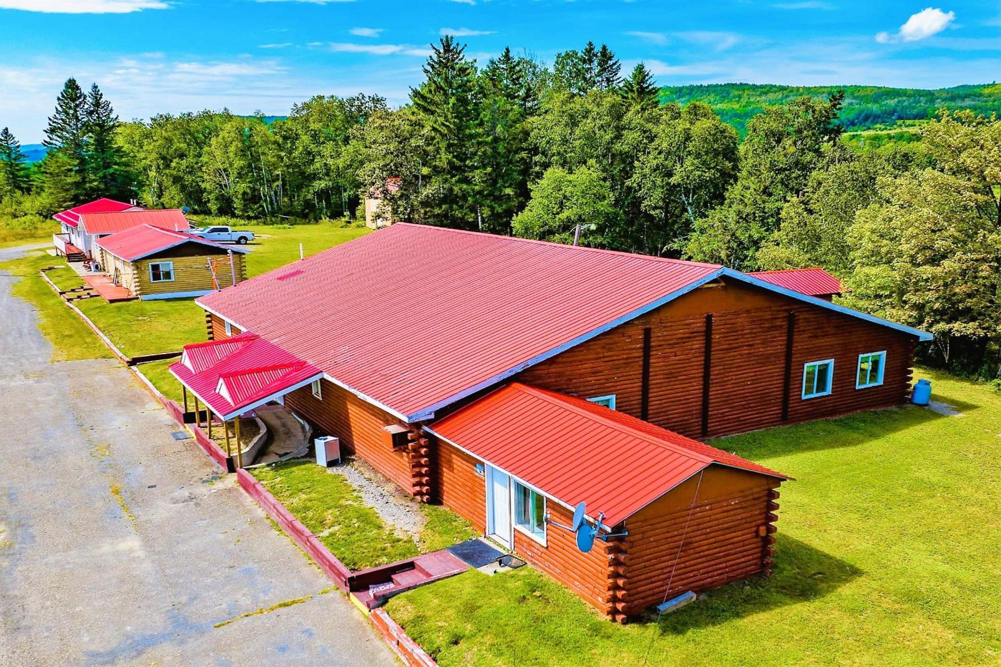 Love Hotels St John River By Oyo At Fort Kent Me Saint John Plantation Exteriör bild